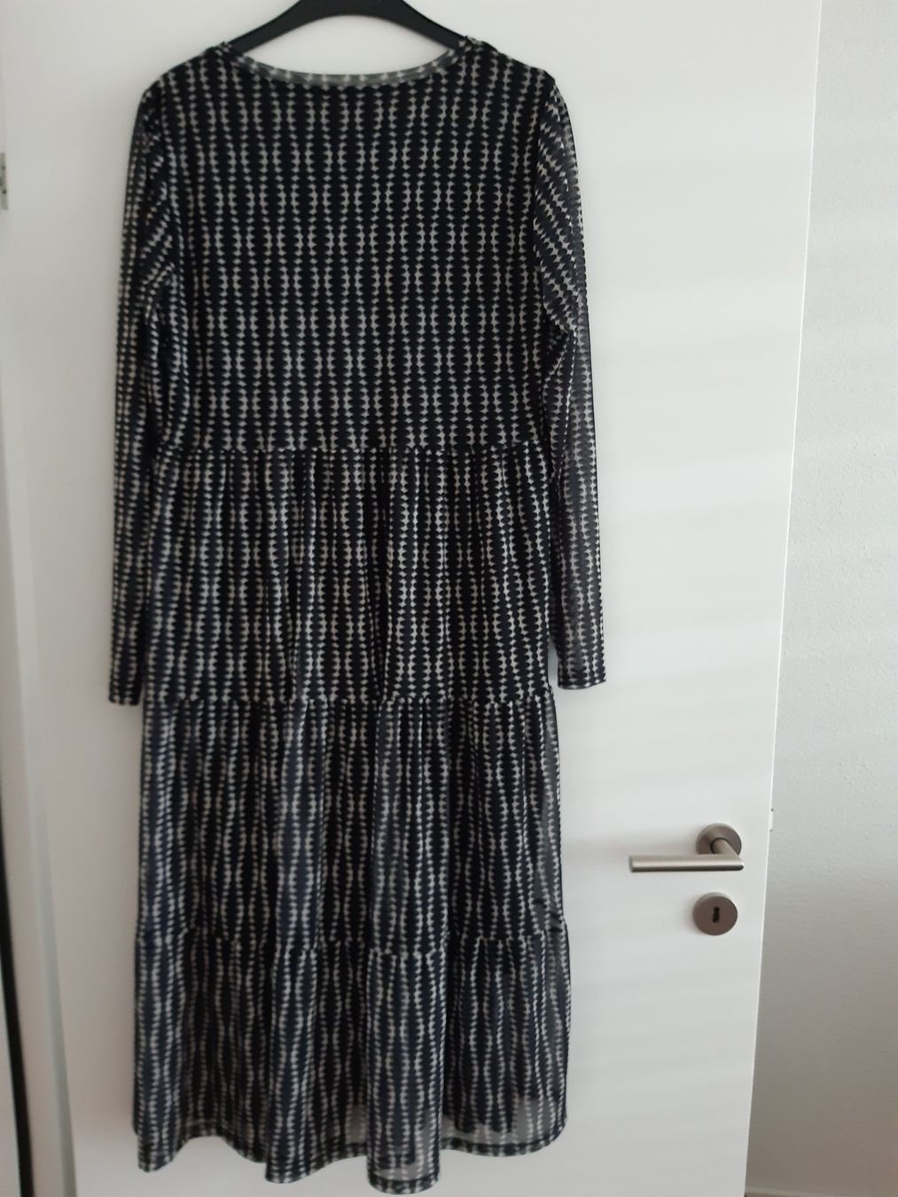 Kleider: Damenkleid schwarz weiss – Neu (gemäss Beschreibung) aus Wettingen von beahu 1
