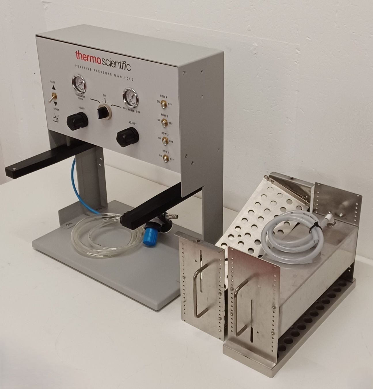 Accessori da laboratorio: Thermo Positive Pressure Manifold – Difettoso da Niederdorf venduto da LeptonAG_Labor