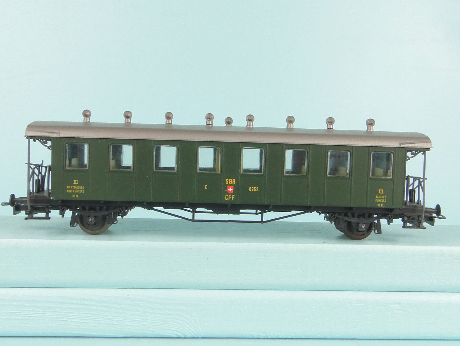 Liliput Modellini di ferrovie: Liliput 269 50 SBB 3 Kl. Oldtimerwagen – Usato da Bülach venduto da cann11 2