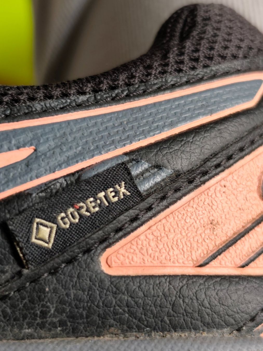 Asics Scarpe da donna: Asics chaussures de running – Usato da Delémont venduto da antioque 2