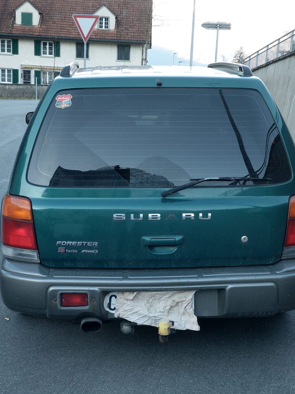 Subaru Autos: SUBARU FORESTER TURBO – Defekt aus Ennenda von  5