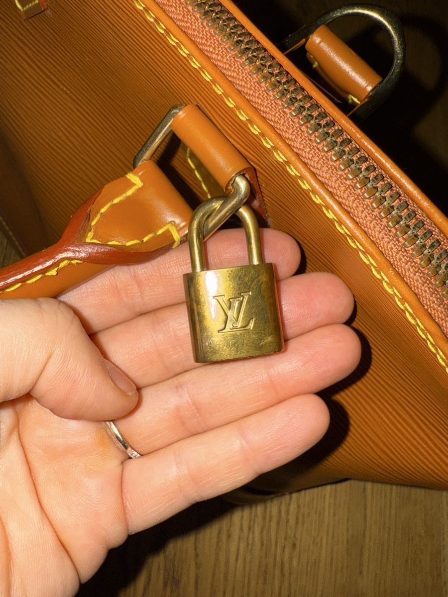 Borse da donna: Louis Vuitton Alma Epi – Usato da Glattpark(Opfikon) venduto da mdnts 4