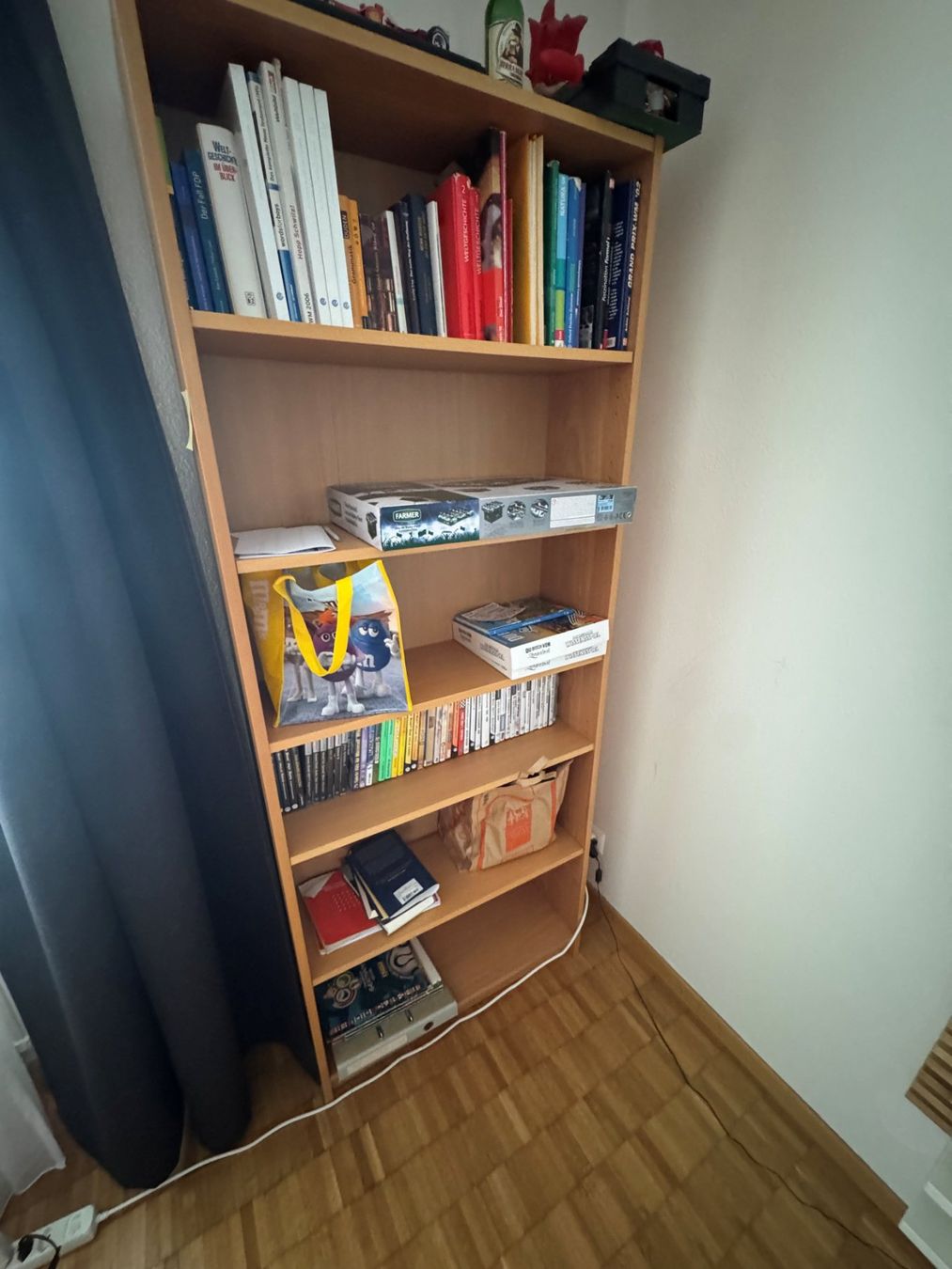Ikea Regale: Büchergestell hellbraun Buche Nachbildung 5 Bretter – Gebraucht aus Uster von dak_s8bn