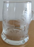 Glas mit Henkel, Vintage Graviertes Motiv Hirsch im Wald
