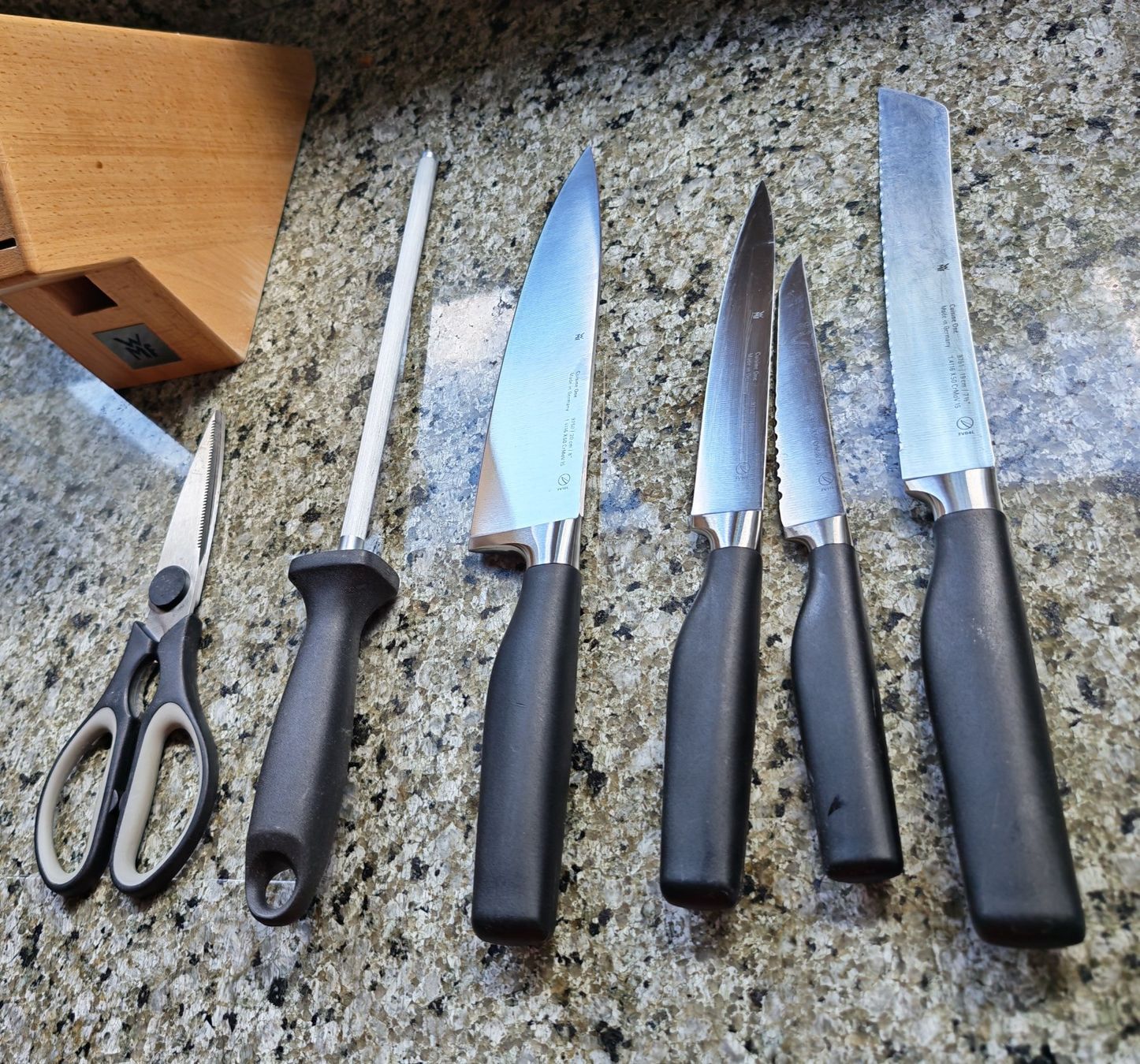 WMF Messer: WMF Messerblock bestückt 6 tlg. + Schere – Gebraucht aus Hüntwangen von Unreal8 1