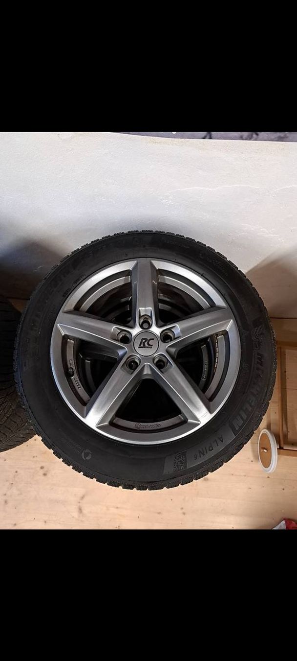 Michelin Pneumatici & Ruote complete: Felgen mit Winterpneu – Usato da Schänis venduto da boh_6skh