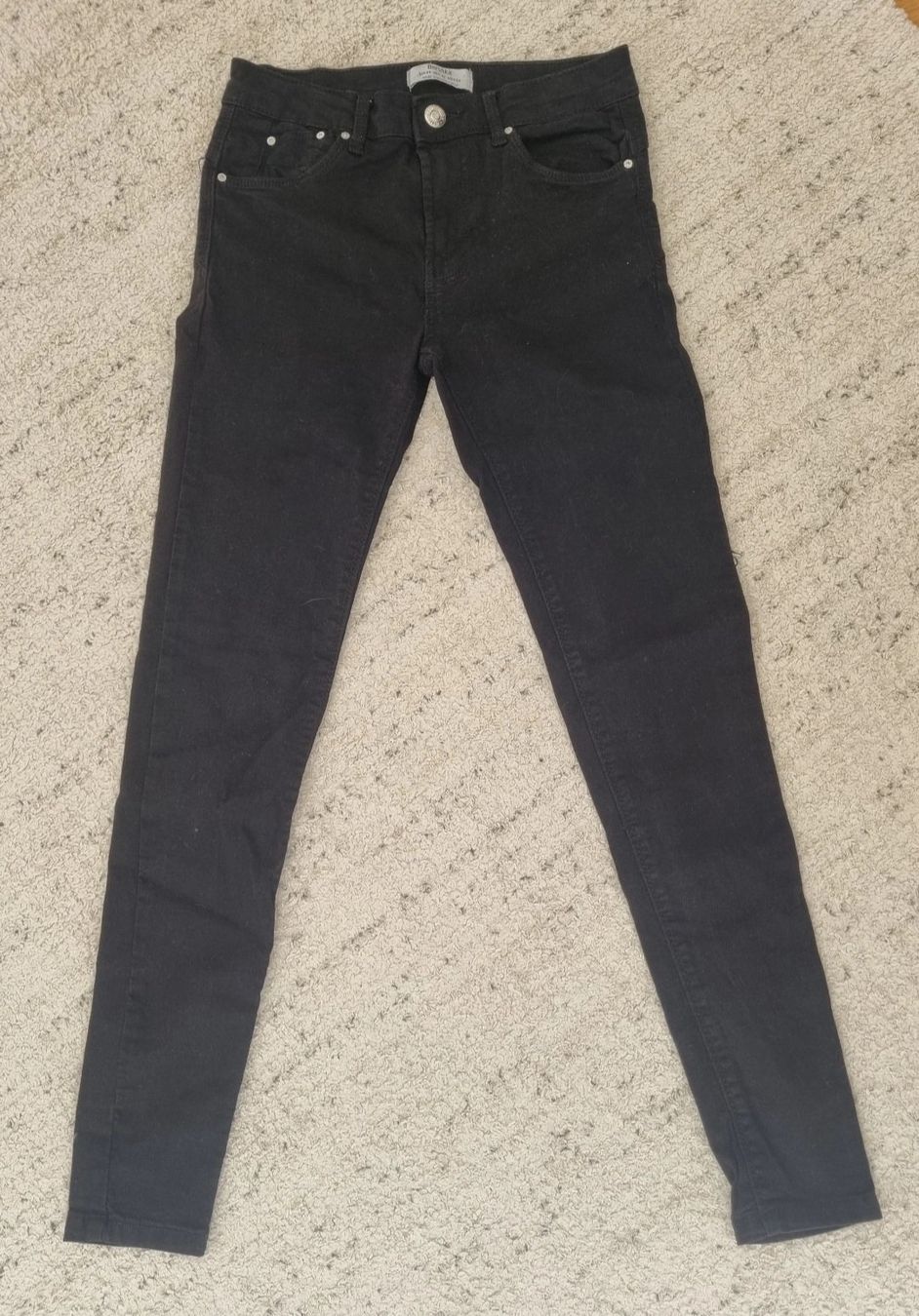 Bershka Jeans: Jeans noir "Bershka" taille 34 – Usato da Vevey venduto da Renka2011