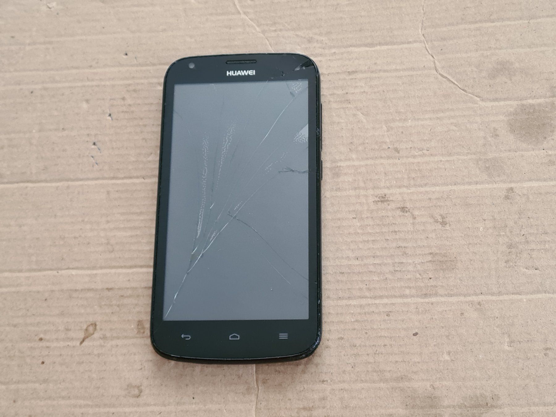 Huawei Handys / Smartphones: Android Handy defekt dual Sim: Huawei Ascend Modell Y600 U20 – Defekt aus Winterthur von Opusco