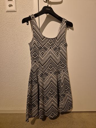 Kleid mit Aztek-Muster