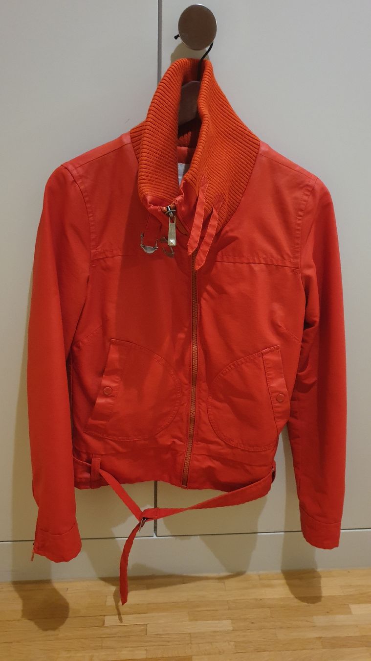Diesel Giacche: Stylische DIESEL Jacke Gr. S, rot – Usato da Winterthur venduto da PhDZH