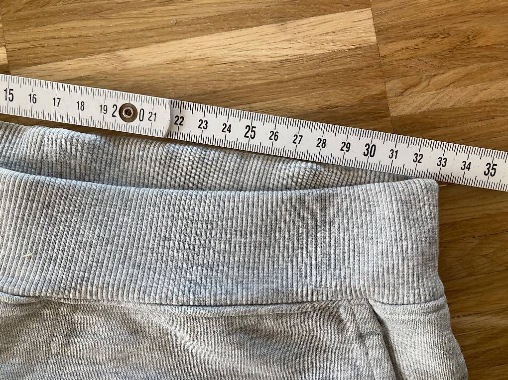 Pantaloni: Tibi Jogginghose – Usato da Zürich venduto da rundeshaus1 3