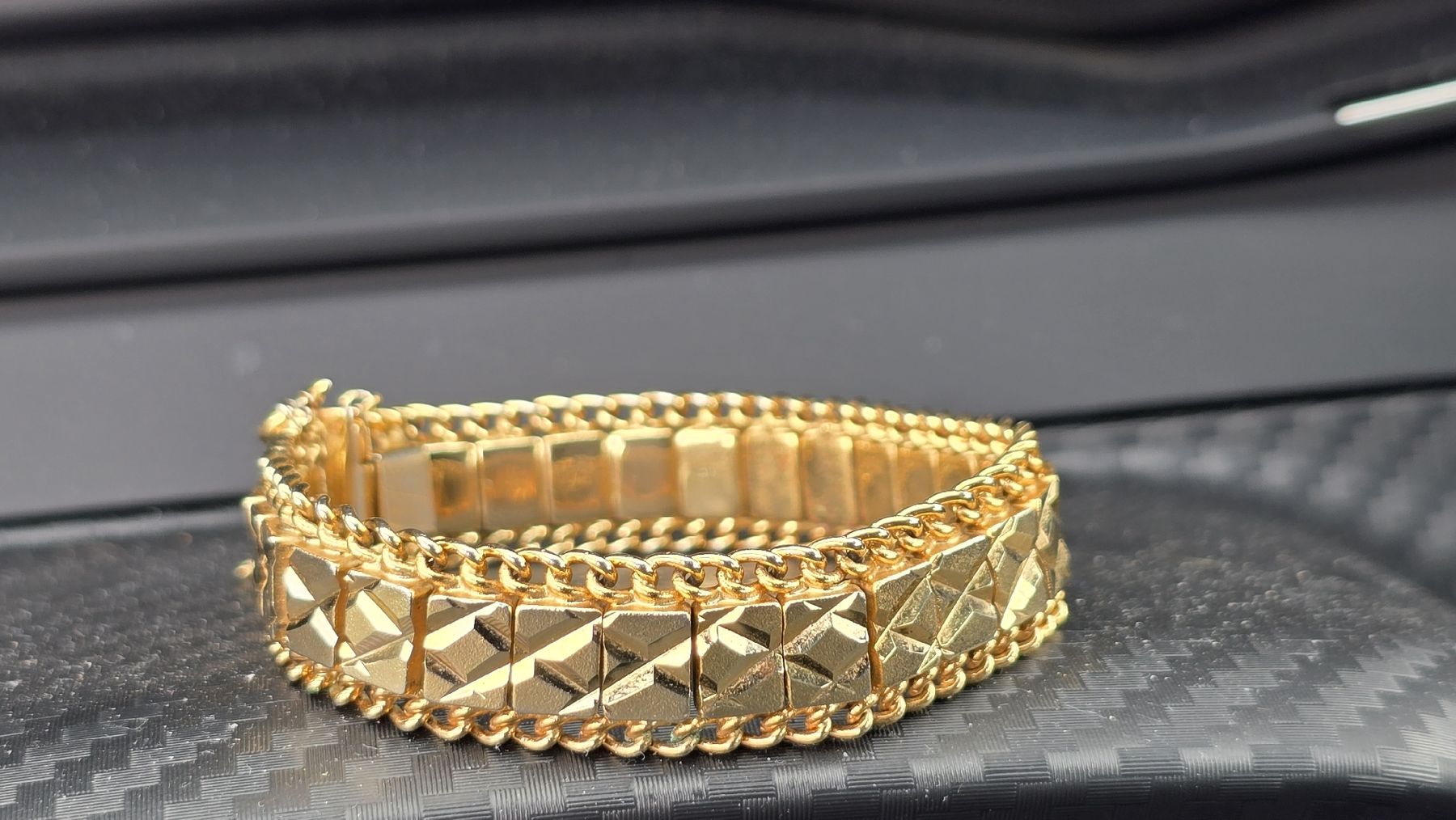 Bracciali & Braccialetti: magnifique bracelet dorée vintage – Usato da Cressier NE venduto da Oldwatch94