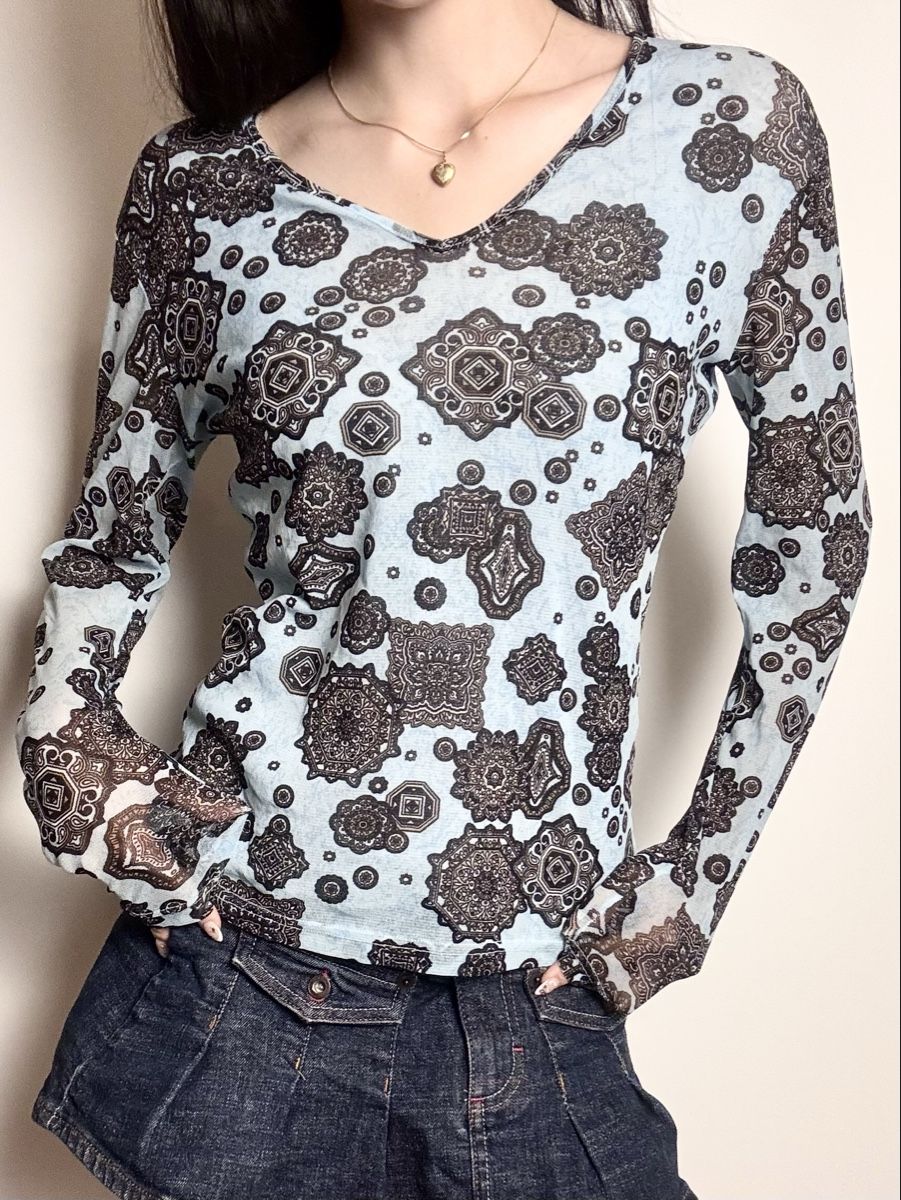 Top: vintage unique pattern longsleeve – Usato da Leissigen venduto da lamooniade