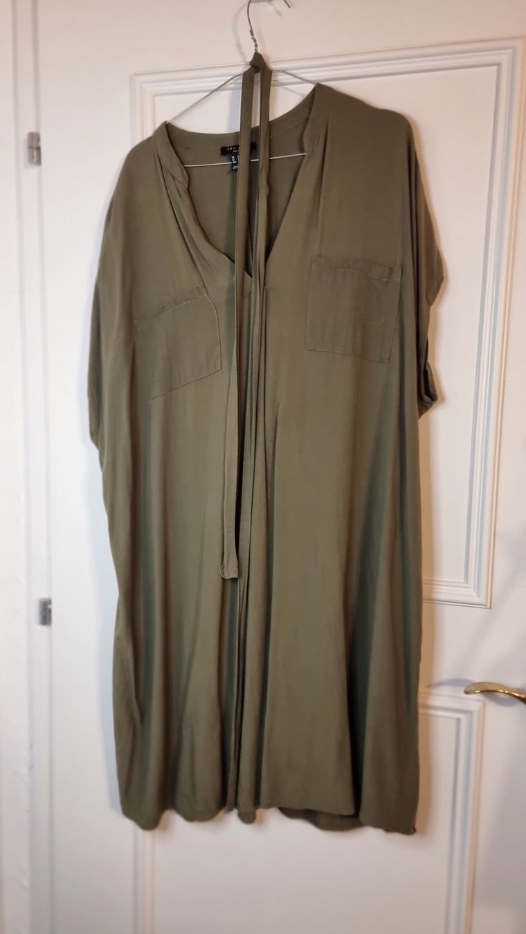 Vestiti: Kleid Größe 52 – Usato da Wald ZH venduto da Martin79