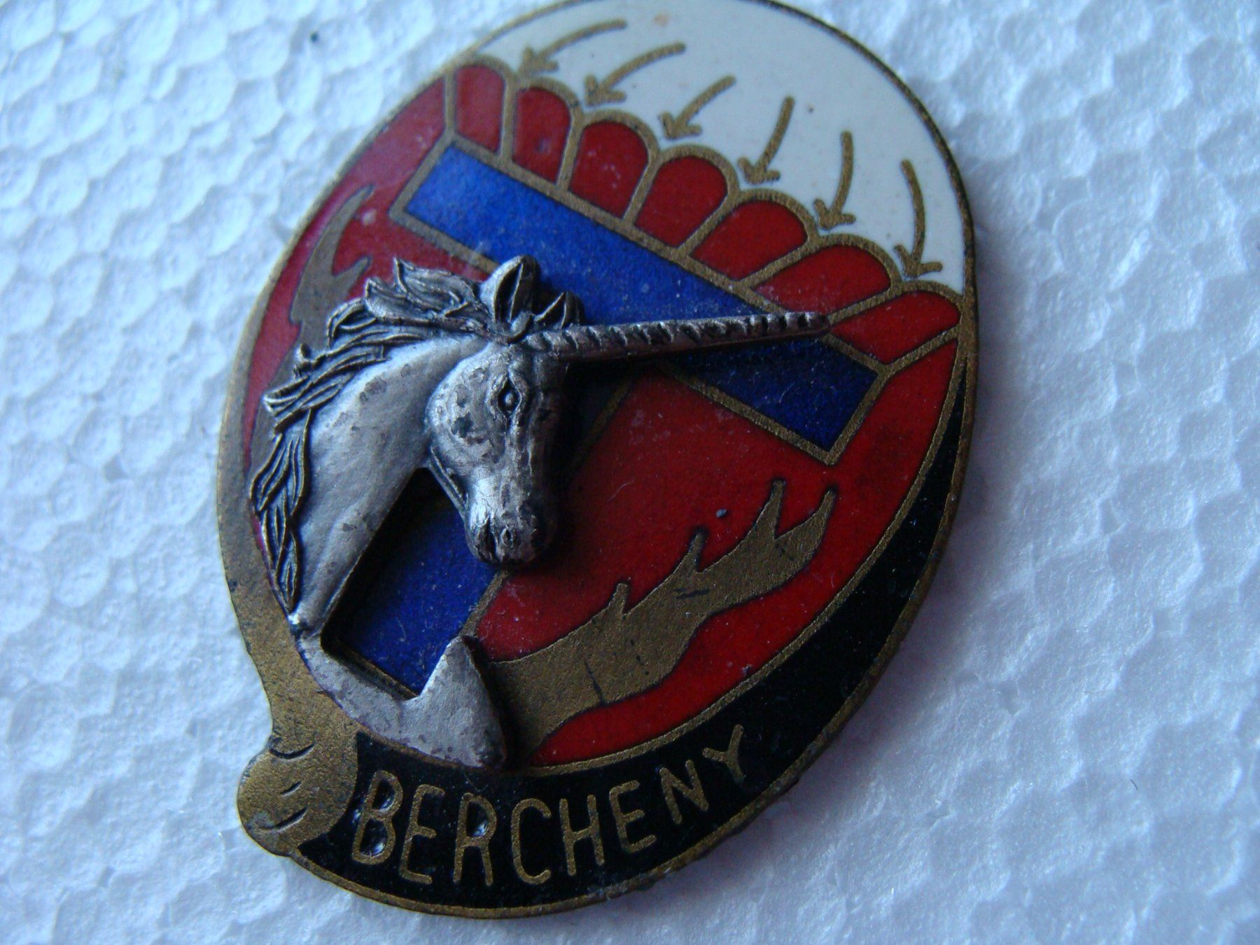 Plaketten & Abzeichen: Lot Français, ancien – Gebraucht aus Cuarny von hen_g7hn 1