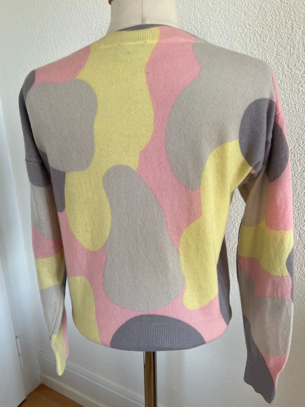 Benetton Maglioni & Felpe: BENETTON Tom und Jerry Damen Pullover, 76% Wolle, Gr. S – Usato da Worb venduto da farben20zauber 2