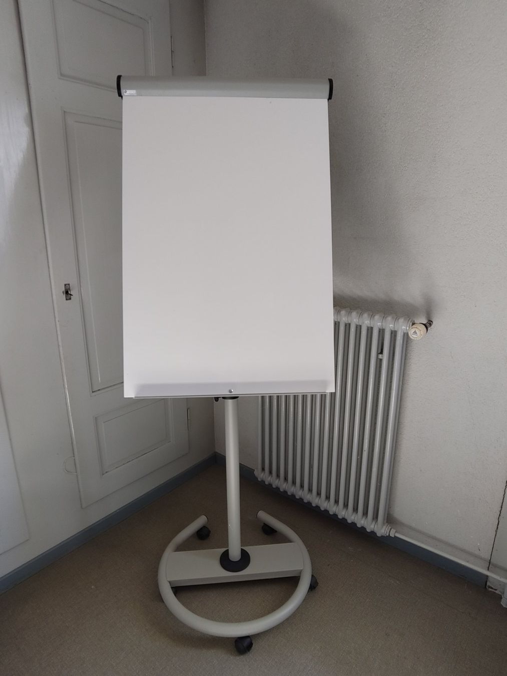 Lavagne: Rocada Flipchart 617 – Usato da Münchenbuchsee venduto da Ploder0