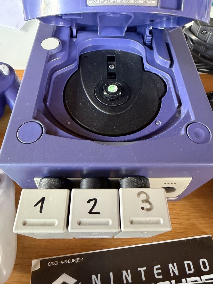 Nintendo Console: Gamecube mit Gameboy adapter 4 controller – Usato da Wolfwil venduto da net_cg5m 2