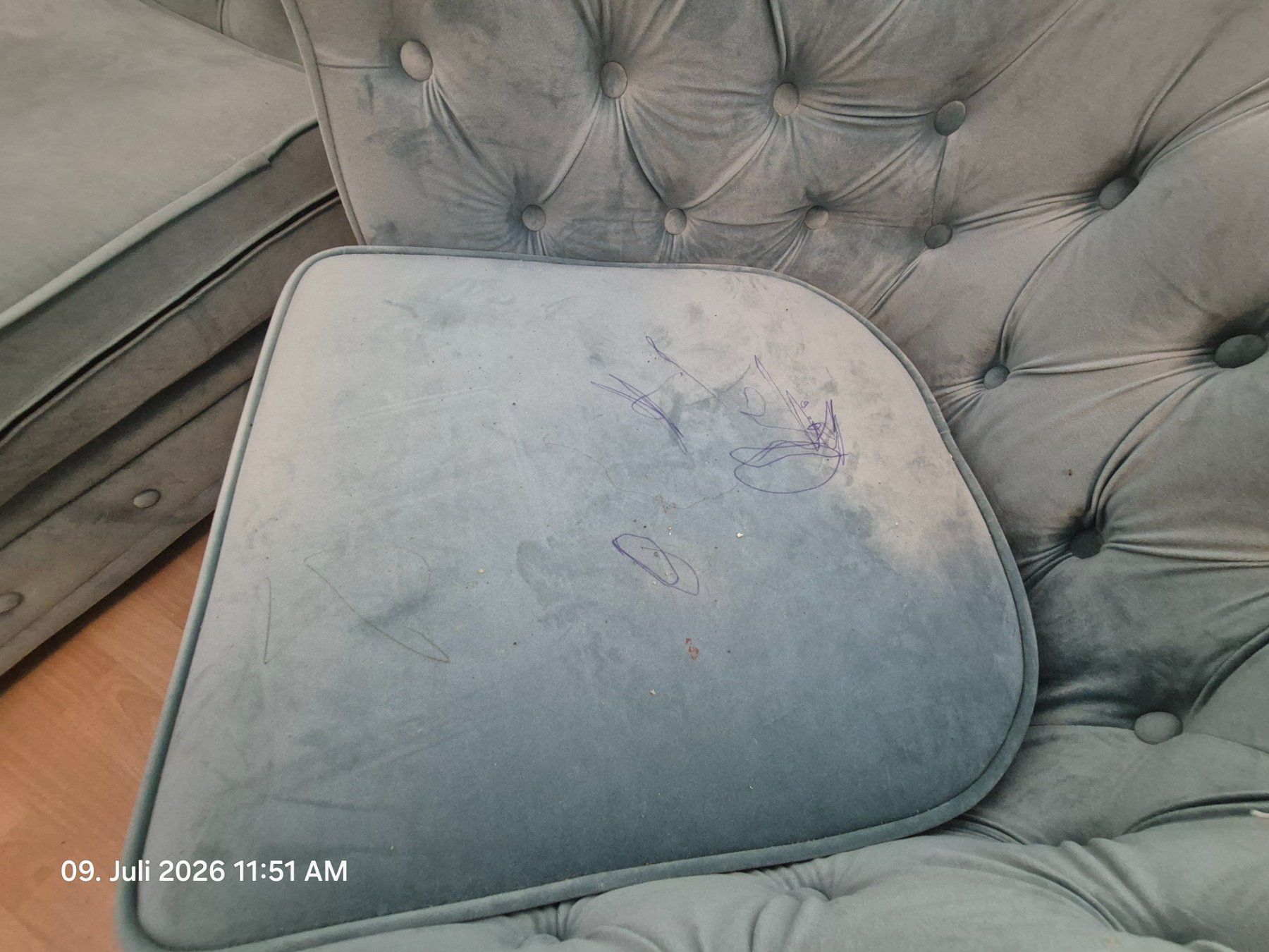 Sofas: Chesterfield 3-Sitzer Sessel Himmelblau – Gebraucht aus Oetwil a.d. Limmat von pau_v2hb 2