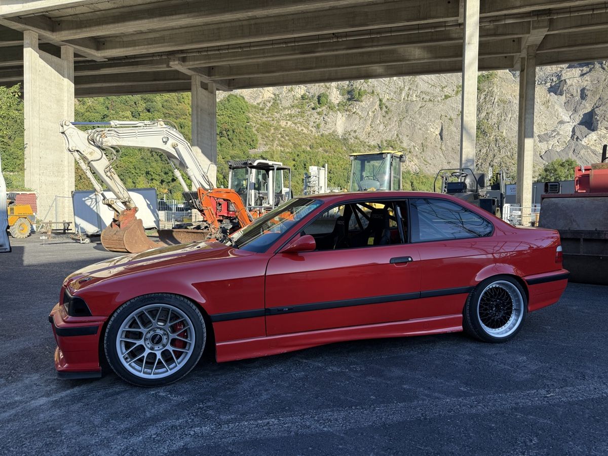 BMW Automobili: Bmw M3 3.0 E36 – Usato da Corseaux venduto da RGS.26 1