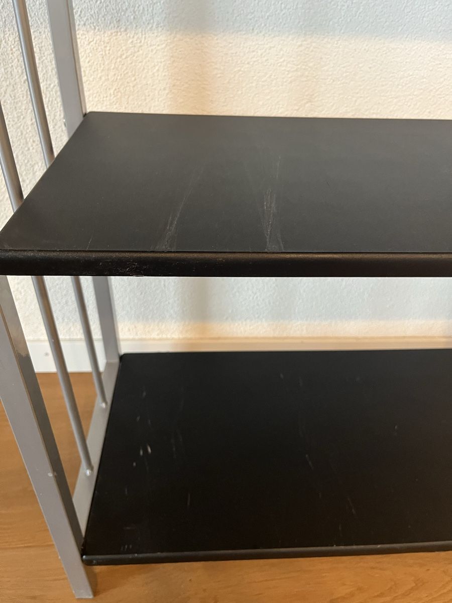 Scaffali: Robustes Metallregal mit 4 Tablar – Usato da Hunzenschwil venduto da Padruz 3