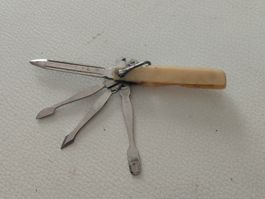 antikes Falt-Maniküre-Multitool 1930 -1960