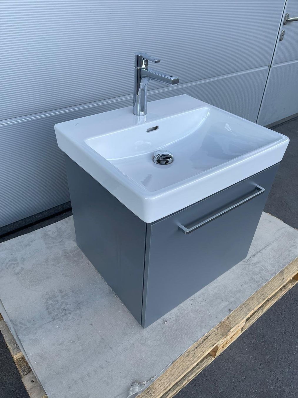 Lavabi & lavandini: Waschtisch / Lavabo Laufen mit Unterbau – Usato da Münchwilen TG venduto da IntoMotion_GmbH 2