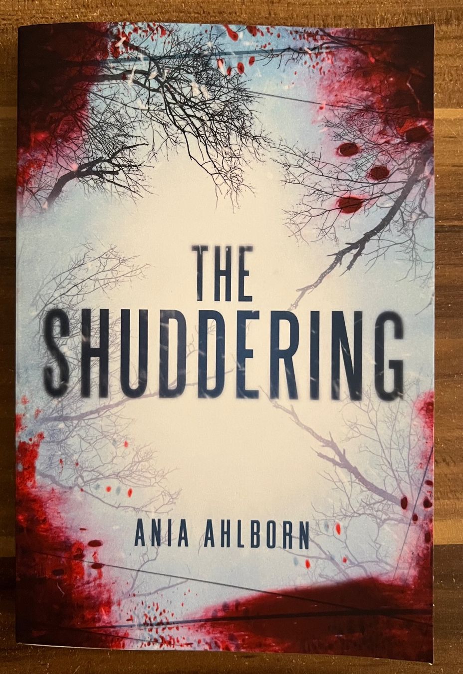 Libri: The shuddering- Ania Ahlborn – Usato da Petit-Lancy venduto da Hastala42