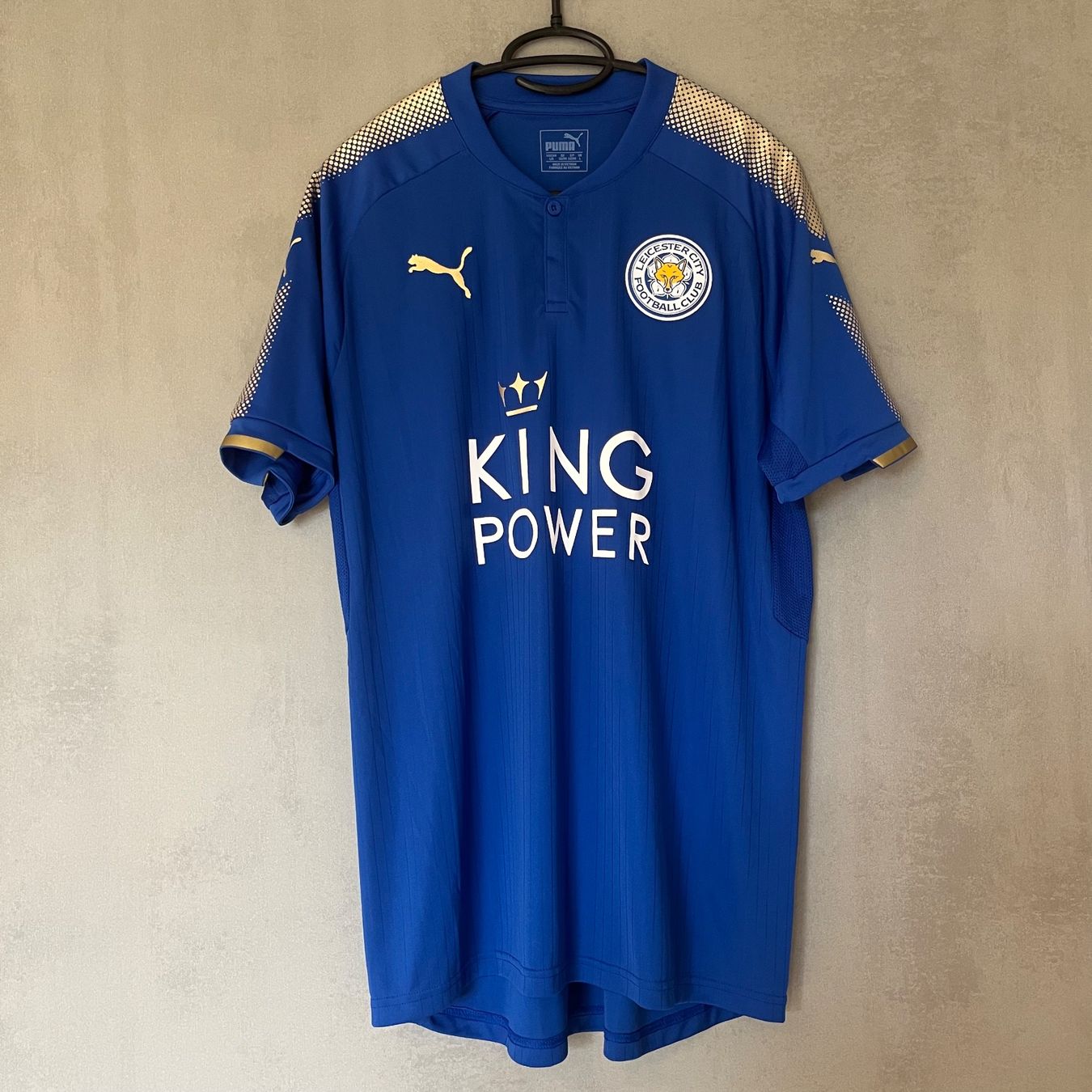 Puma Leibchen & Hosen: Leicester City Puma Trikot – Gebraucht aus Winterthur von LaBodega