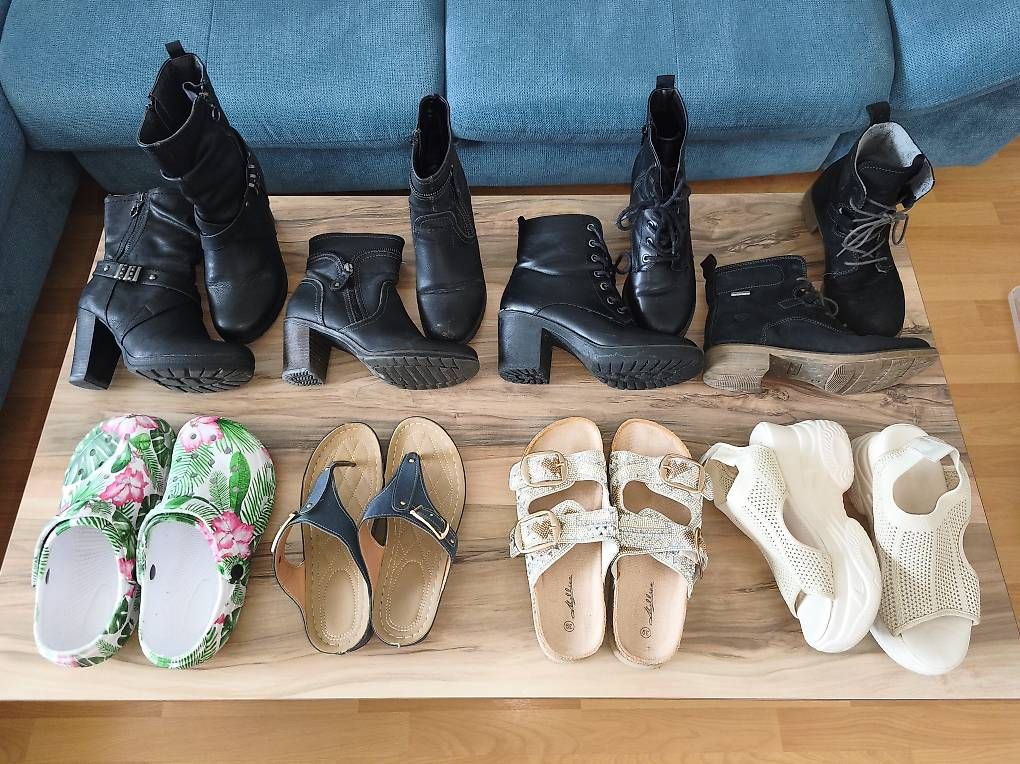 Scarpe da donna: Stiefel / Sandalen – Usato da Kaisten venduto da lys_zzy8
