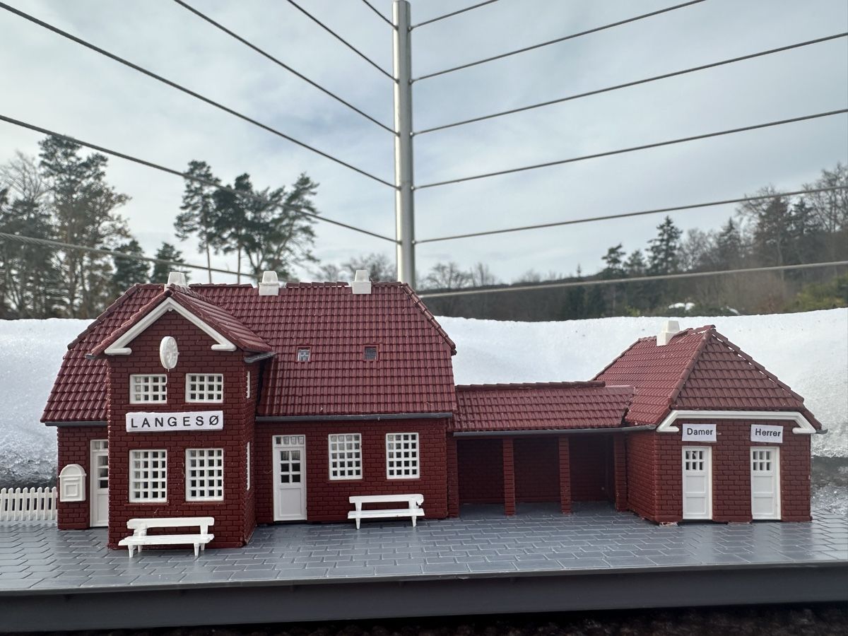 Modelleisenbahnen: Heljan 1750 Railway Station LANGESØ – Neu (gemäss Beschreibung) aus Lupsingen von New-Haven 4