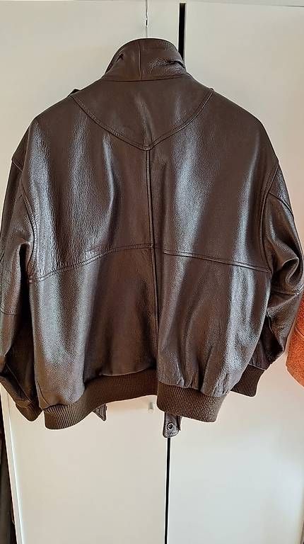 Giacche: The Flight Club Leather Bomber Jacket – Usato da Zürich venduto da andyscorner 2