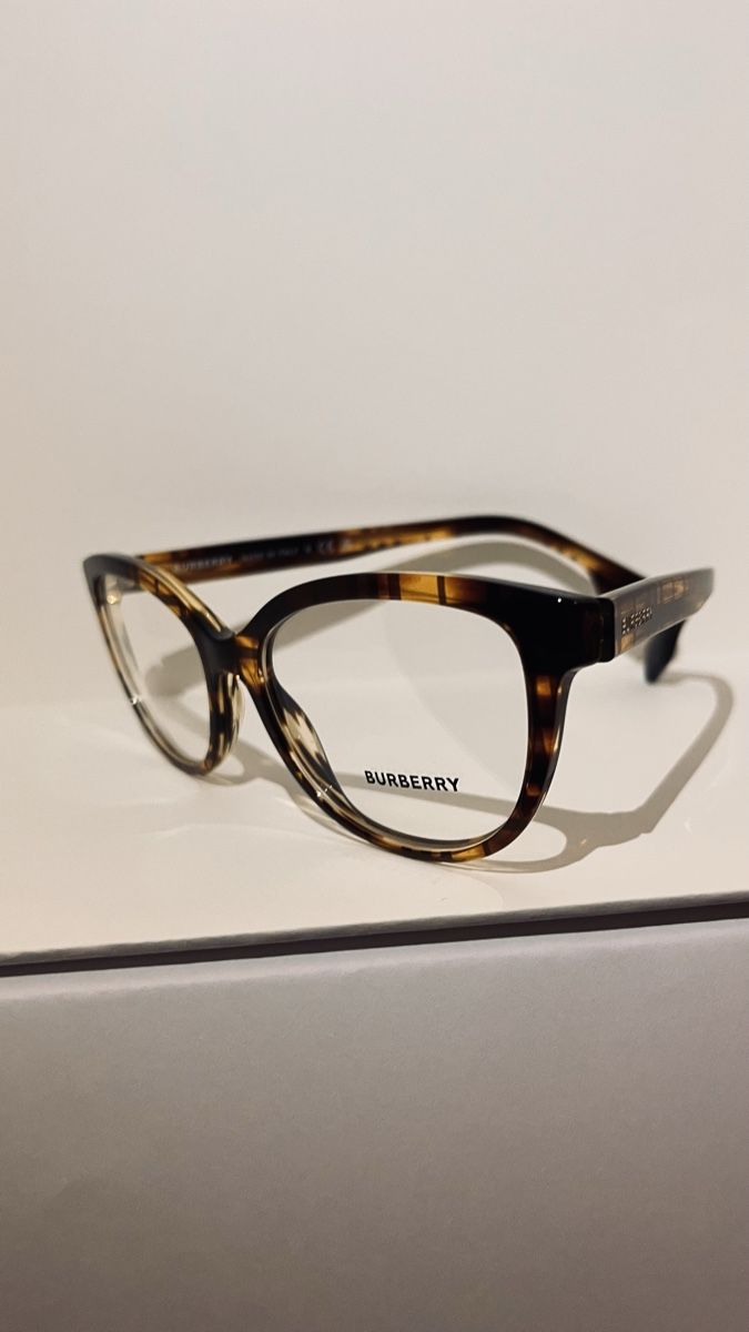 Burberry Brillen & Gläser: Burberry Esme BE2357 en acétate – Neu und originalverpackt aus Clarens von hal_y9wf 2