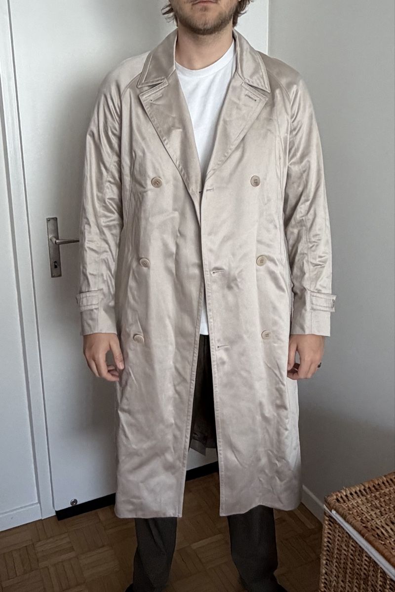Cappotti: Trenchcoat Grau/Silber Grösse L – Usato da Zürich venduto da Nickel_Finn