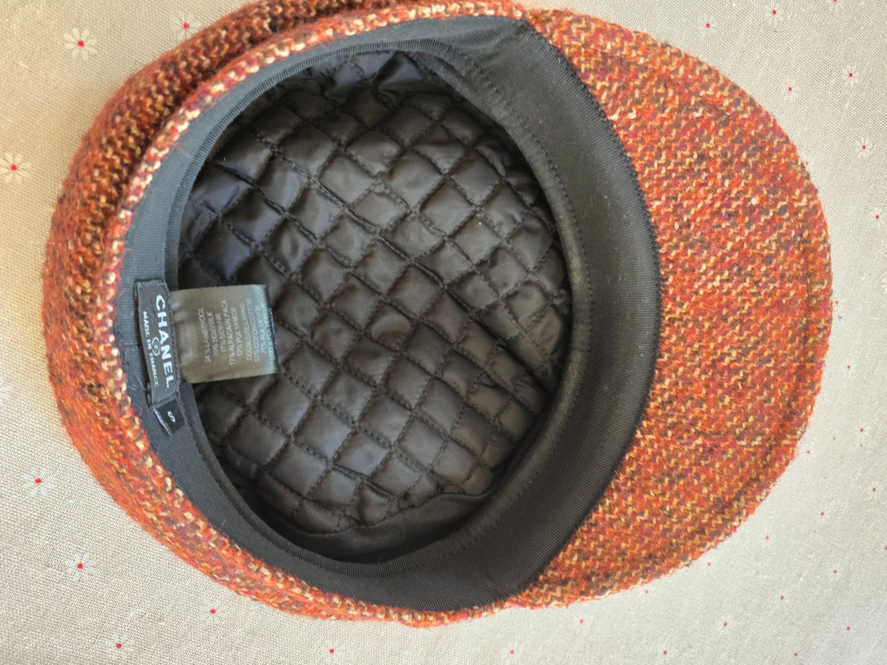 Chanel Copricapi, berretti & cappellini: Chanel Schirmmütze in Tweed – Usato da Bottmingen venduto da sandy_2 7