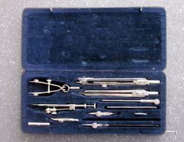 Altes Zirkelset ECOBRA, 11-Teilig in original Schatulle