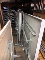Klapptische mit Metallgestell weiss gebrauchter Zustand 3stk
