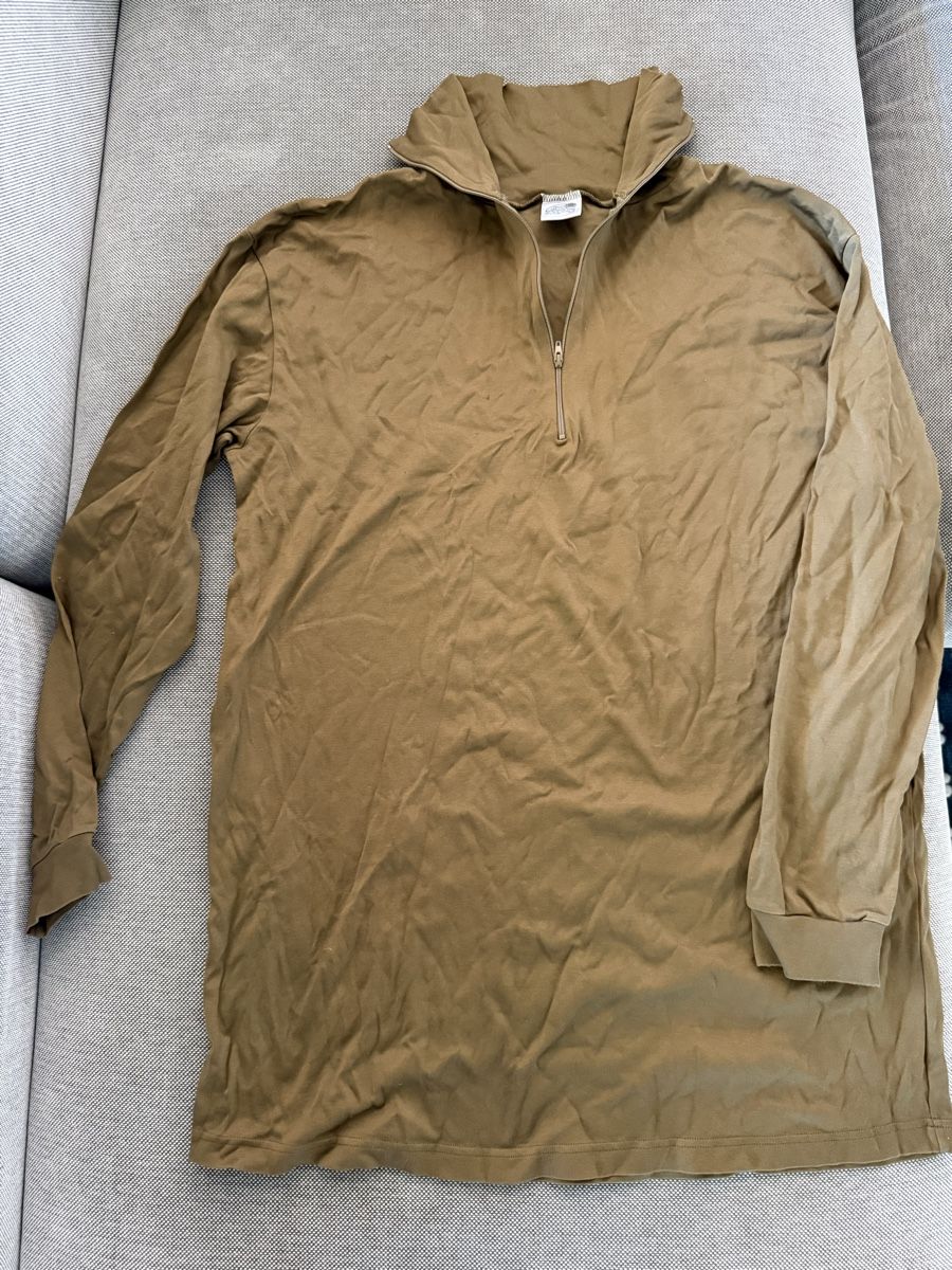 Schweizer Armee Kleiderpakete: Schweizer Armee Set T-Shirt und Pullover Grösse 56 – Gebraucht aus Winterthur von ivule2000 7