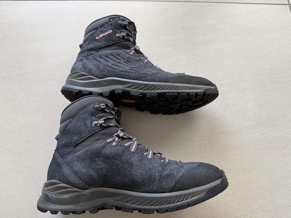 Lowa Scarpe da donna: Wanderschuhe LOWA Gore-Tex Grösse 39 dunkelblau – Usato da Oberdorf NW venduto da Yomo1 5
