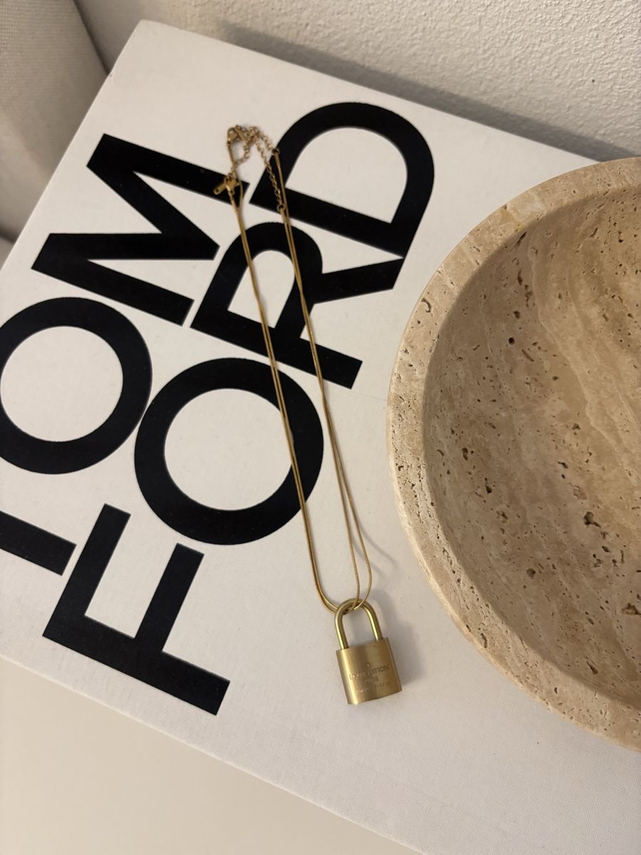 Portachiavi: Handmade Necklace with Louis Vuitton Key Chain – Nuovo (secondo la descrizione) da Horgen venduto da lme_8kj7 1