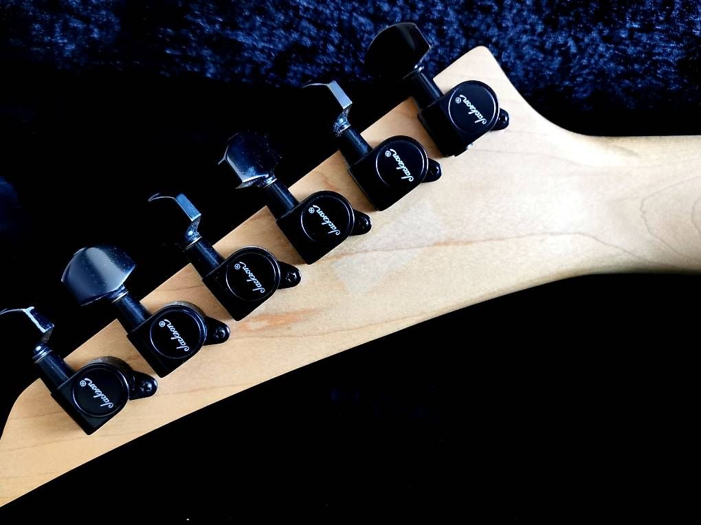 Jackson Strumenti musicali: Jackson JS32 DKA Snow White  inkl. Koffer – Usato da Thalwil venduto da emtes74 3