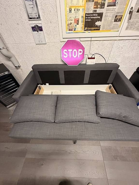 Sofas: Ausschiebbares Schlafsofa – Gebraucht aus Chur von gol_z99j 1