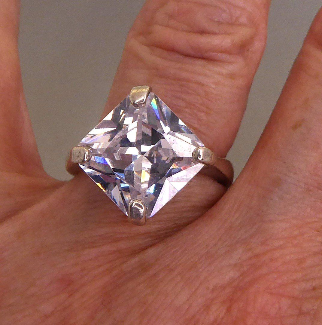Anelli: Ring 925 Silber, mit synthetischem Stein – Usato da Muri AG venduto da Lineli2020