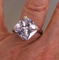 Ring 925 Silber, mit synthetischem Stein