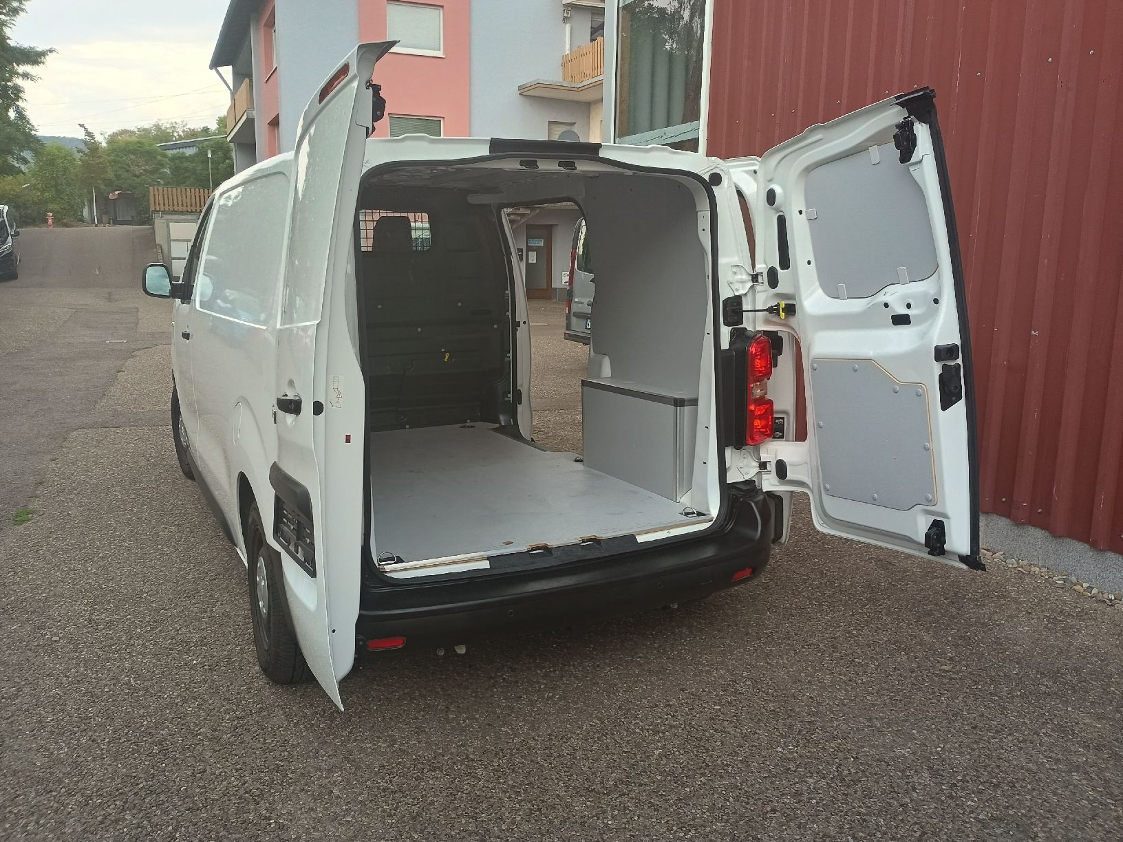 Citroën Véhicules utilitaires: Citroën Jumpy HDI 2.0 140 M EAT8 – D'occasion à Schaffhausen par Micky-EE9 3
