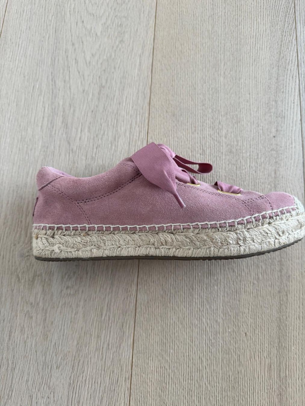 Ugg Scarpe da donna: Stiefeletten mit Schleife – Usato da Zollikon venduto da gab_v26c 1
