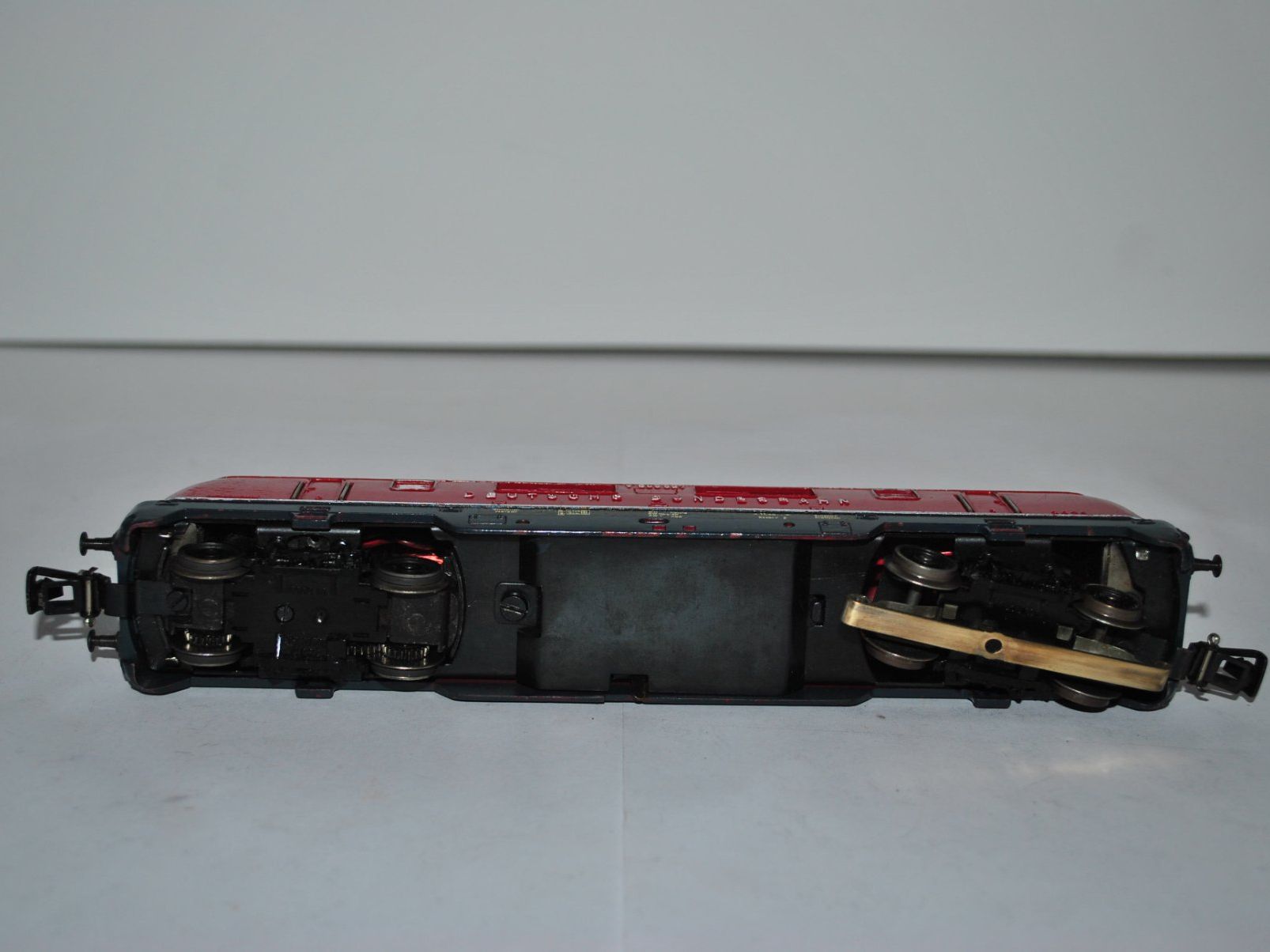 Märklin Modellini di ferrovie: Märklin Diesellok DB (PDB330) – Usato da Aarwangen venduto da Bahnsupport 5