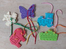 Assortiment de jouets à lacer pour enfants–idéal pour l'éte