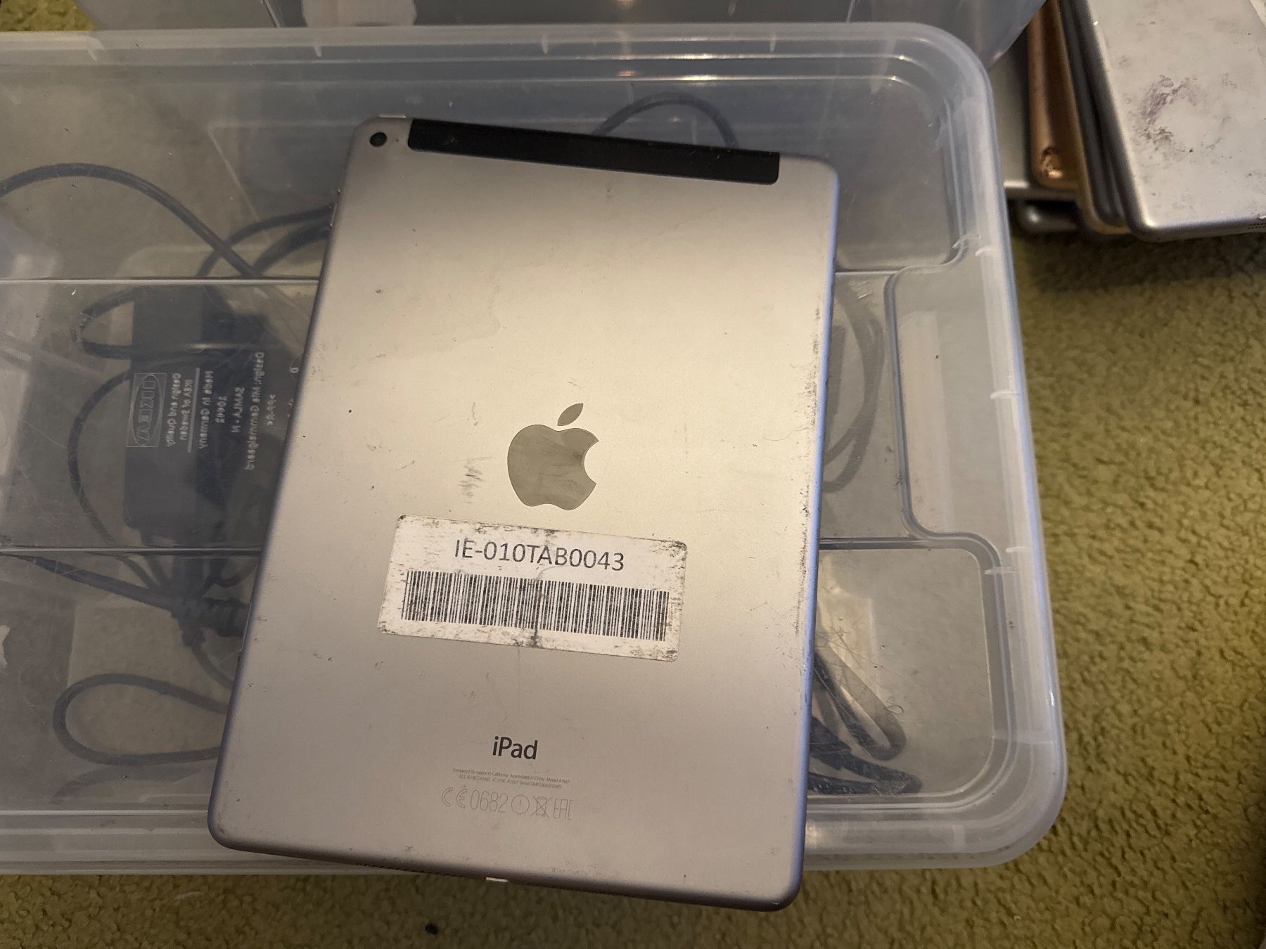 Apple Tablettes PC: Ipad Air 2 -A1567- icloude – Défectueux à Olten par HoYa01 2