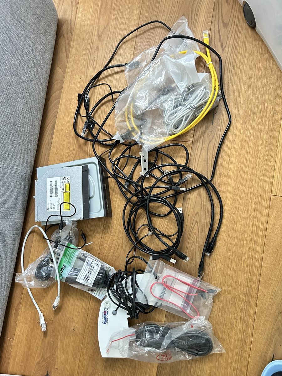 PC: Diverse PC-Teile: Kabel, Adapter, Schrauben u.v.m. – Usato da Pratteln venduto da andi1977 5